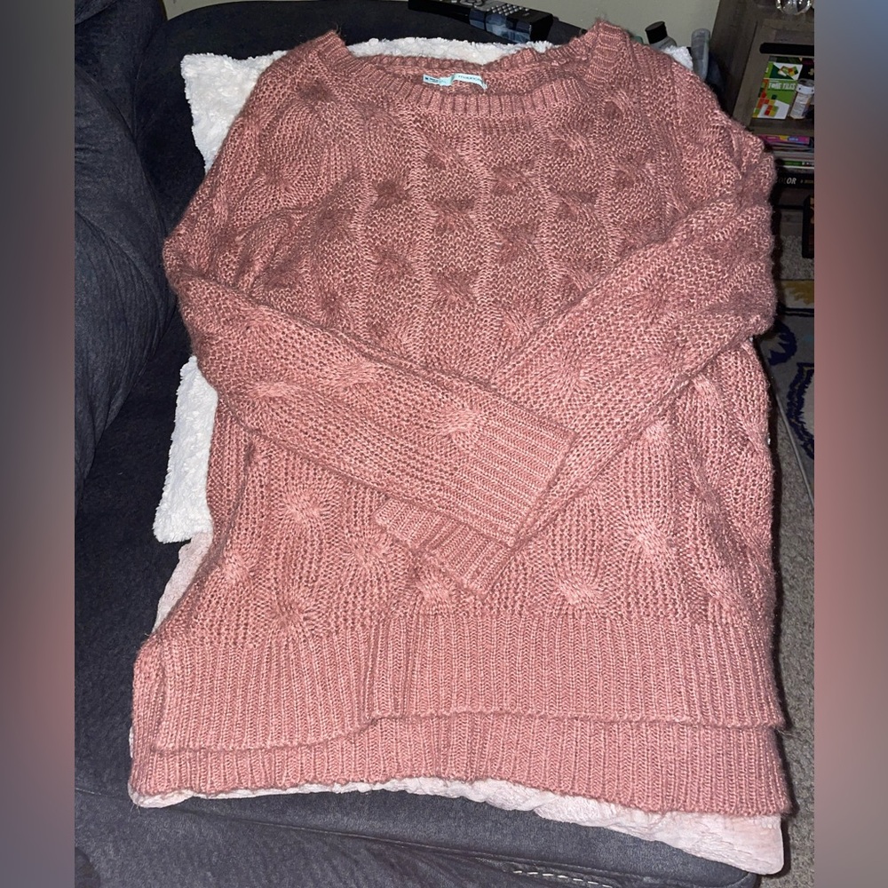 Maurice’s clothing bunch- M/L 4 tops /2 vests / 1 cardigan